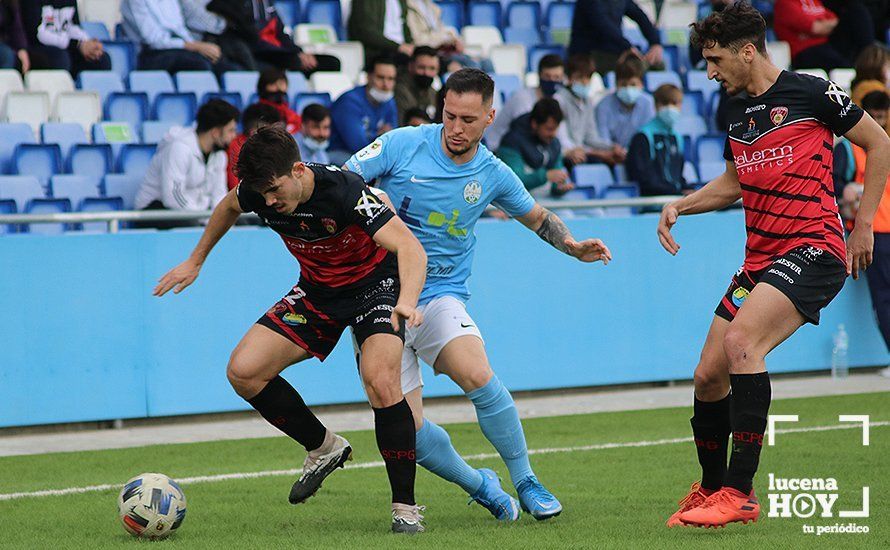 GALERÍA / El Puente Genil se lleva el derbi en el estadio Ciudad de Lucena en un partido con más emoción que ocasiones (0-1)