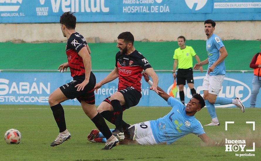 GALERÍA / El Puente Genil se lleva el derbi en el estadio Ciudad de Lucena en un partido con más emoción que ocasiones (0-1)