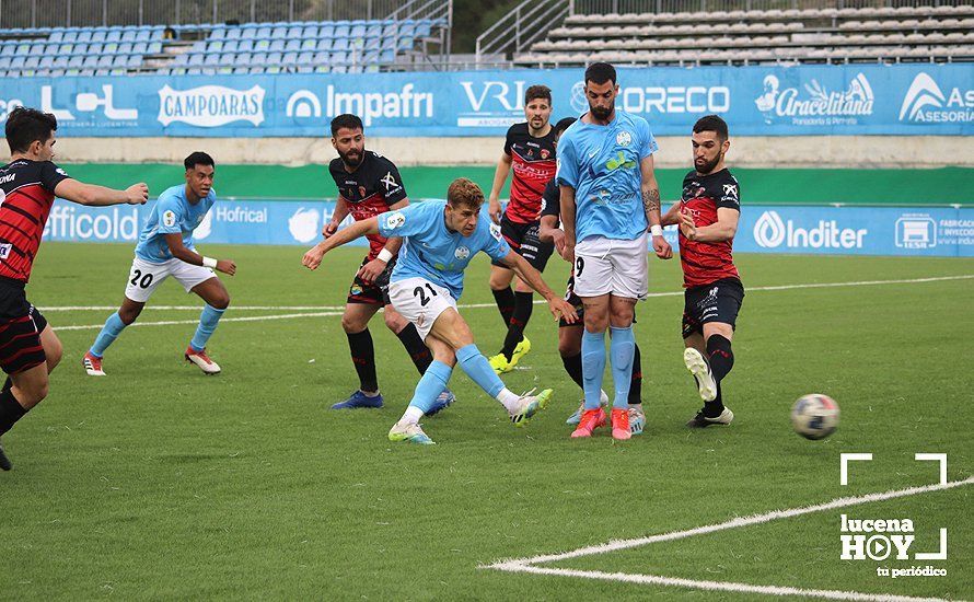 GALERÍA / El Puente Genil se lleva el derbi en el estadio Ciudad de Lucena en un partido con más emoción que ocasiones (0-1)