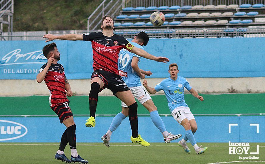 GALERÍA / El Puente Genil se lleva el derbi en el estadio Ciudad de Lucena en un partido con más emoción que ocasiones (0-1)