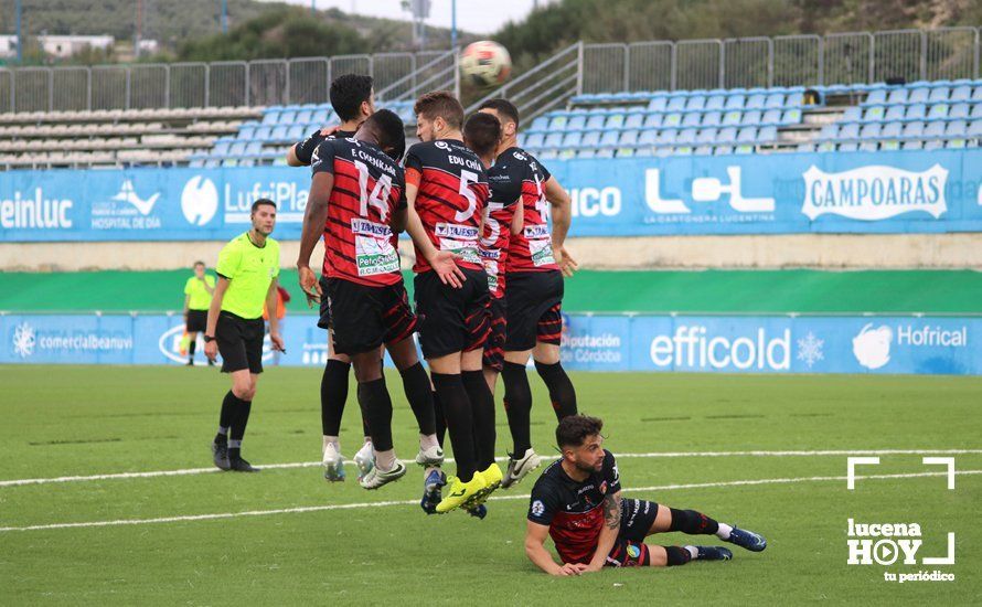 GALERÍA / El Puente Genil se lleva el derbi en el estadio Ciudad de Lucena en un partido con más emoción que ocasiones (0-1)