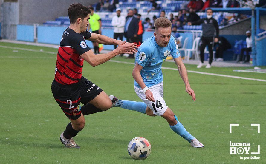 GALERÍA / El Puente Genil se lleva el derbi en el estadio Ciudad de Lucena en un partido con más emoción que ocasiones (0-1)