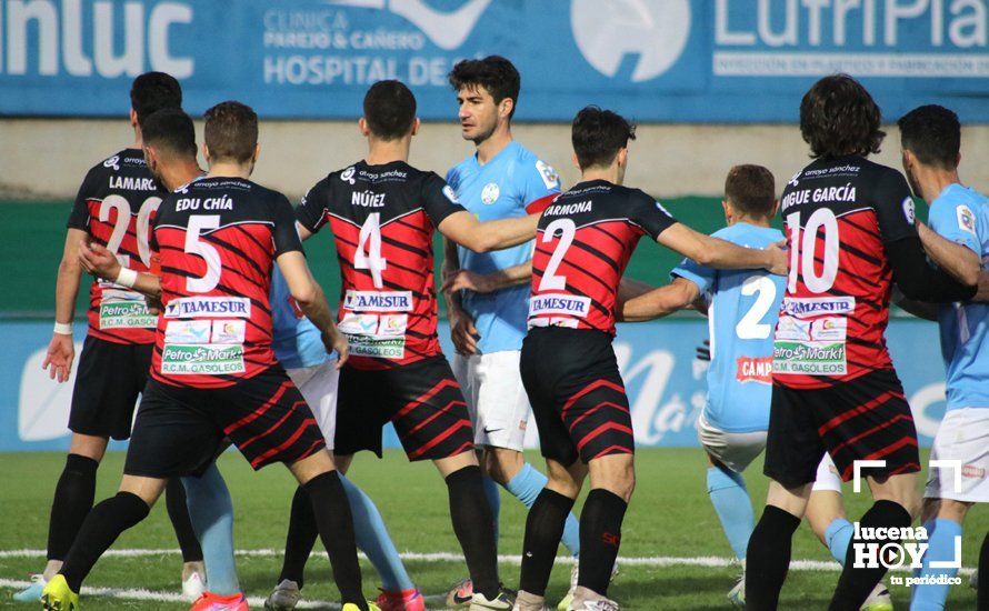 GALERÍA / El Puente Genil se lleva el derbi en el estadio Ciudad de Lucena en un partido con más emoción que ocasiones (0-1)