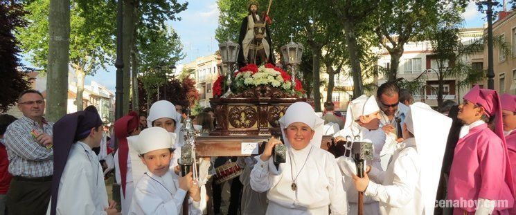  Un centenar de pasos en el desfile de procesiones infantiles 