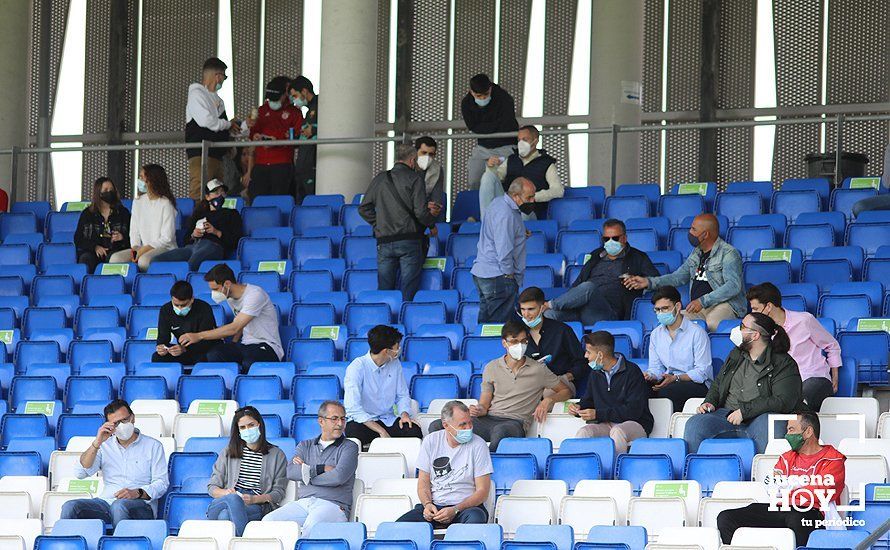 GALERÍA: El Lucecor se impone a un correoso Castro del Río en un partido con más emoción que juego y sigue soñando con el ascenso (1-0)