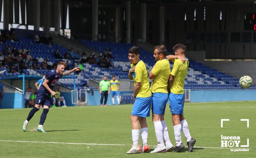 GALERÍA: El Lucecor se impone a un correoso Castro del Río en un partido con más emoción que juego y sigue soñando con el ascenso (1-0)