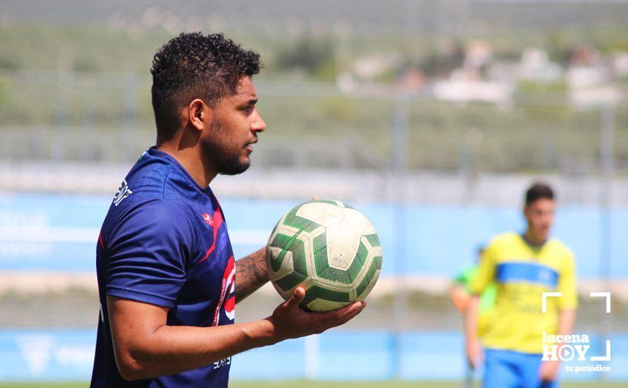 GALERÍA: El Lucecor se impone a un correoso Castro del Río en un partido con más emoción que juego y sigue soñando con el ascenso (1-0)