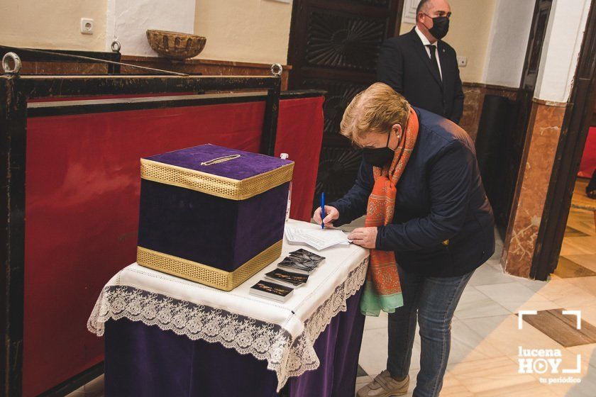 GALERÍA: Semana Santa 2021: Las imágenes del Viernes Santo en Lucena ante Ntro. Padre Jesús Nazareno