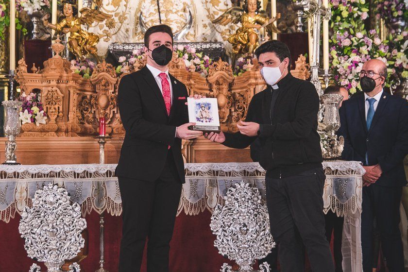 GALERÍA: La exaltación Coral a María Santísima de Araceli recrea los momentos principales de la presencia de la Virgen en Lucena a través de nueve voces jóvenes