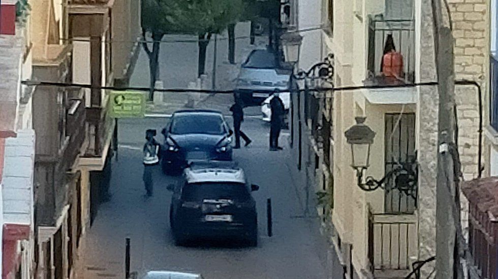  Parte del operativo policial en la calle Marqués de Cabra 