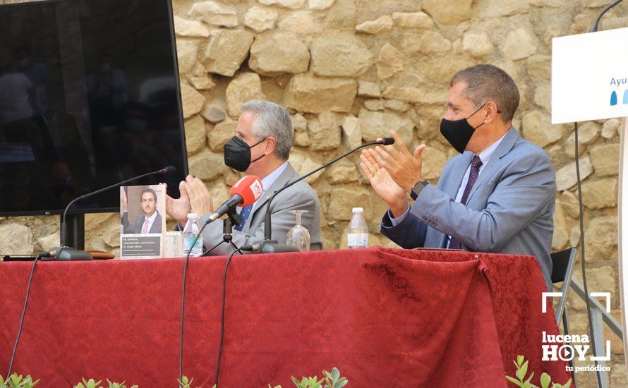 GALERÍA: 51 homenajes a Manolo Lara Cantizani en el libro "Fe, energía. Coloreando arcángeles, el tigre impar" presentado en el Castillo de Lucena