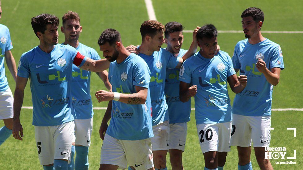  Celebración del Ciudad de Lucena tras el gol de Alan Araiza al Ceuta 