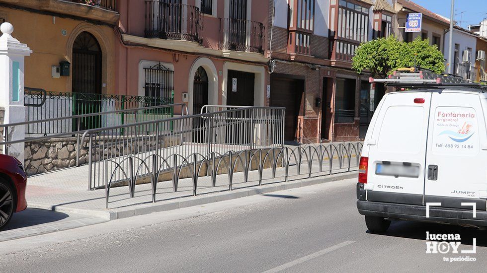  Nueva rampa de acceso al acerado situado en una segunda altura sobre la calzada 