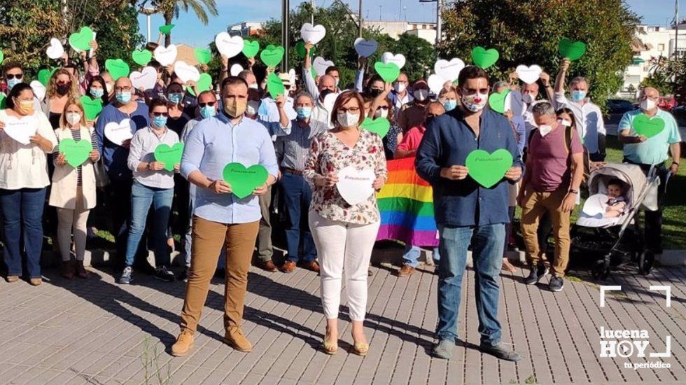  Aurora Viso, en el centro, junto a algunos de los participantes en la presentación de la plataforma de apoyo a Susana Díaz en Córdoba 