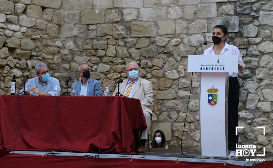 GALERÍA: Antonio Rivas aúna poesía y flamenco en la presentación en el Castillo de Lucena de su último poemario "Calle Huertas y Pabellones"