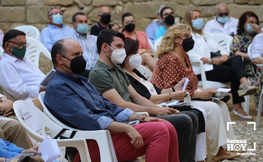 GALERÍA: Antonio Rivas aúna poesía y flamenco en la presentación en el Castillo de Lucena de su último poemario "Calle Huertas y Pabellones"