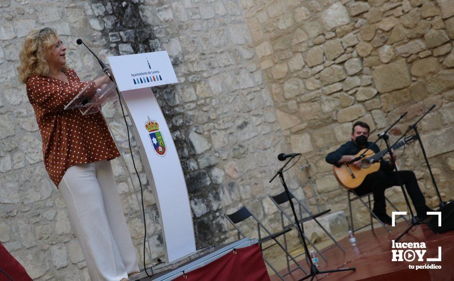 GALERÍA: Antonio Rivas aúna poesía y flamenco en la presentación en el Castillo de Lucena de su último poemario "Calle Huertas y Pabellones"