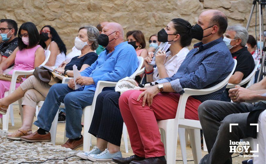 GALERÍA: Antonio Rivas aúna poesía y flamenco en la presentación en el Castillo de Lucena de su último poemario "Calle Huertas y Pabellones" GALERÍA: Antonio Rivas aúna poesía y flamenco en la presentación en el Castillo de Lucena de su último poemario "Calle Huertas y Pabellones"