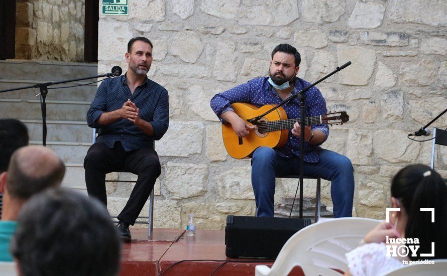 GALERÍA: Antonio Rivas aúna poesía y flamenco en la presentación en el Castillo de Lucena de su último poemario "Calle Huertas y Pabellones"