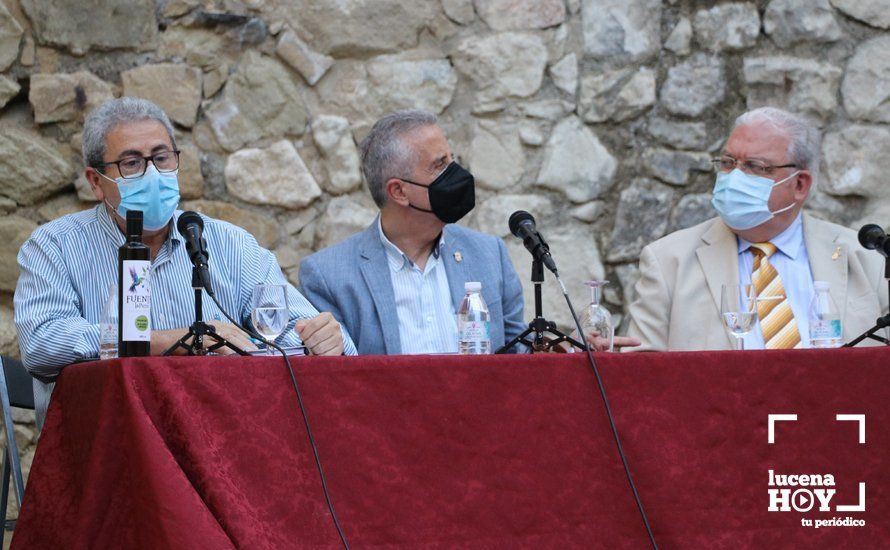 GALERÍA: Antonio Rivas aúna poesía y flamenco en la presentación en el Castillo de Lucena de su último poemario "Calle Huertas y Pabellones"