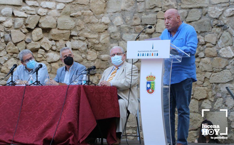 GALERÍA: Antonio Rivas aúna poesía y flamenco en la presentación en el Castillo de Lucena de su último poemario "Calle Huertas y Pabellones"