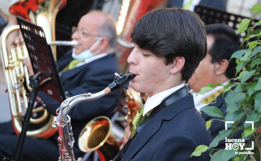GALERÍA: La Banda de Música de Lucena y la Escuela Municipal de Música llevan su repertorio aracelitano a las puertas de San Mateo