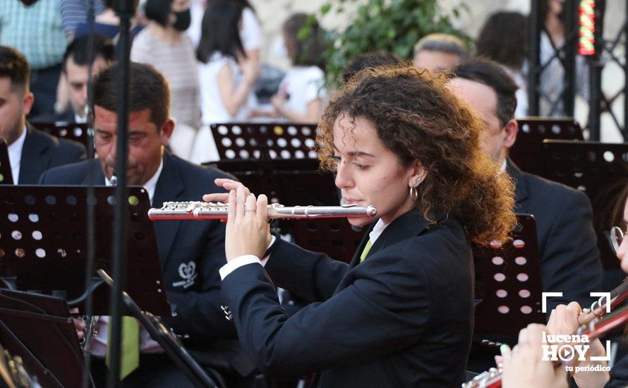 GALERÍA: La Banda de Música de Lucena y la Escuela Municipal de Música llevan su repertorio aracelitano a las puertas de San Mateo