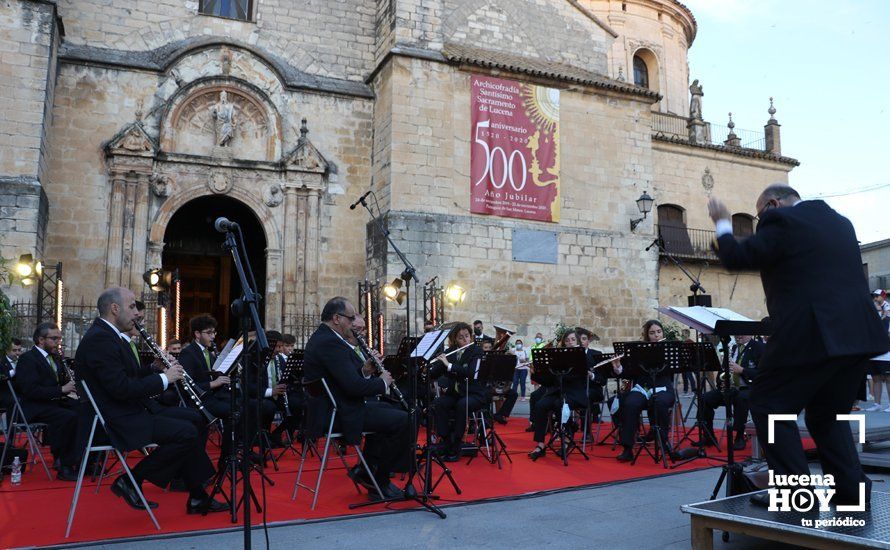 GALERÍA: La Banda de Música de Lucena y la Escuela Municipal de Música llevan su repertorio aracelitano a las puertas de San Mateo