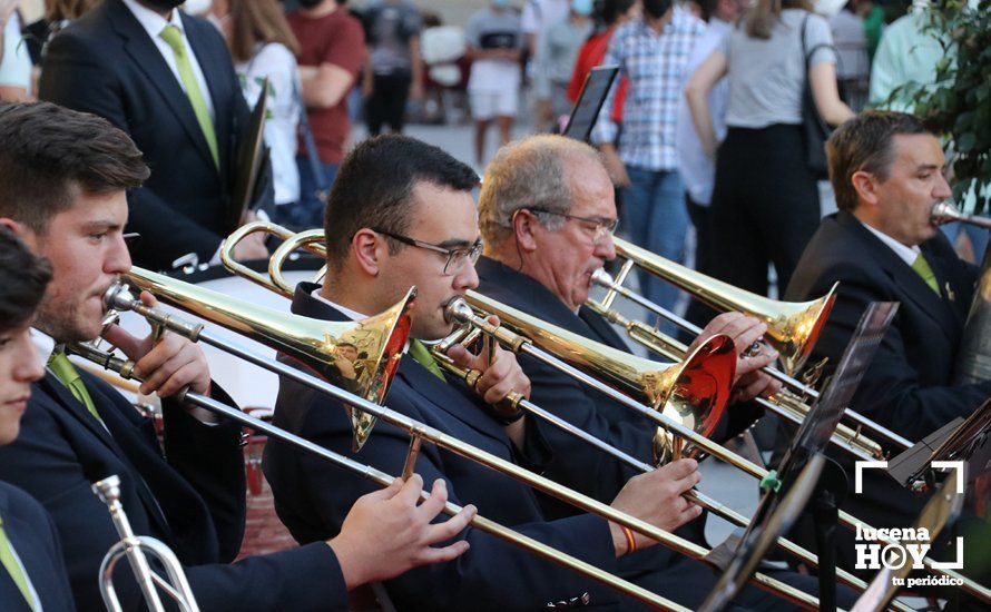 GALERÍA: La Banda de Música de Lucena y la Escuela Municipal de Música llevan su repertorio aracelitano a las puertas de San Mateo