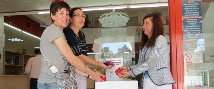  Cuatro toneladas de tapones solidarios para Ana y Beatriz ¡colabora! 