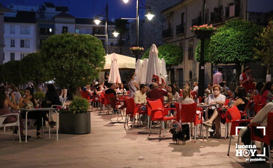  Ambiente en una terraza del centro de la ciudad 