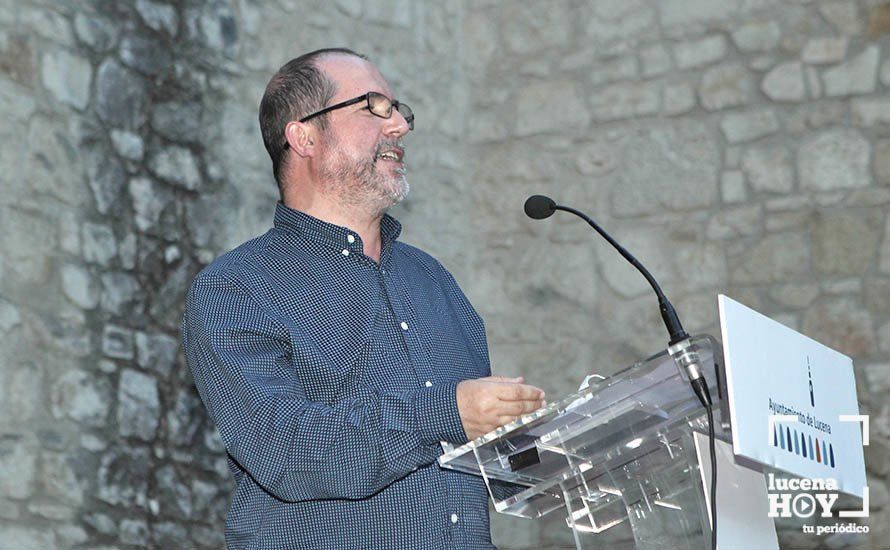 GALERÍA: Antonio Rivas aúna poesía y flamenco en la presentación en el Castillo de Lucena de su último poemario "Calle Huertas y Pabellones"