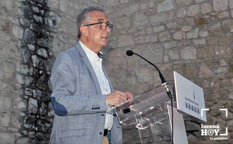 GALERÍA: Antonio Rivas aúna poesía y flamenco en la presentación en el Castillo de Lucena de su último poemario "Calle Huertas y Pabellones" GALERÍA: Antonio Rivas aúna poesía y flamenco en la presentación en el Castillo de Lucena de su último poemario "Calle Huertas y Pabellones"