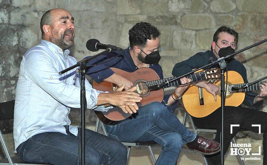 GALERÍA: Antonio Rivas aúna poesía y flamenco en la presentación en el Castillo de Lucena de su último poemario "Calle Huertas y Pabellones"