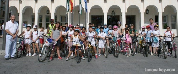  Grupos de escolares conocen los caminos rurales de Lucena 