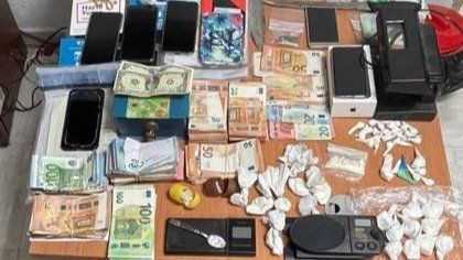  Objetos y droga intervenidos en la operación "Gruta 20" de la Guardia Civil 