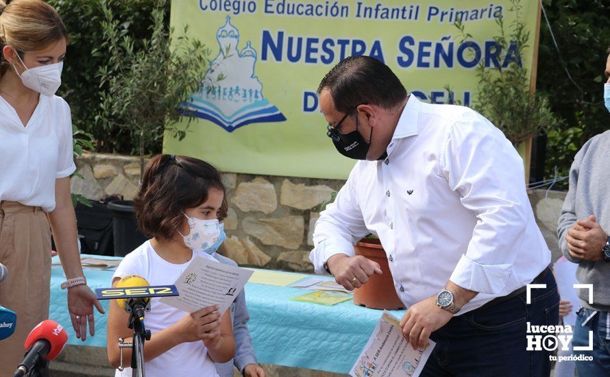 GALERÍA: "Al arbolito, desde chiquito": Los alumnos del Virgen de Araceli reciben de Mejorana diplomas por sus dibujos para la Vía Verde