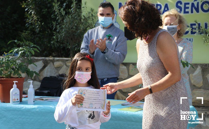 GALERÍA: "Al arbolito, desde chiquito": Los alumnos del Virgen de Araceli reciben de Mejorana diplomas por sus dibujos para la Vía Verde