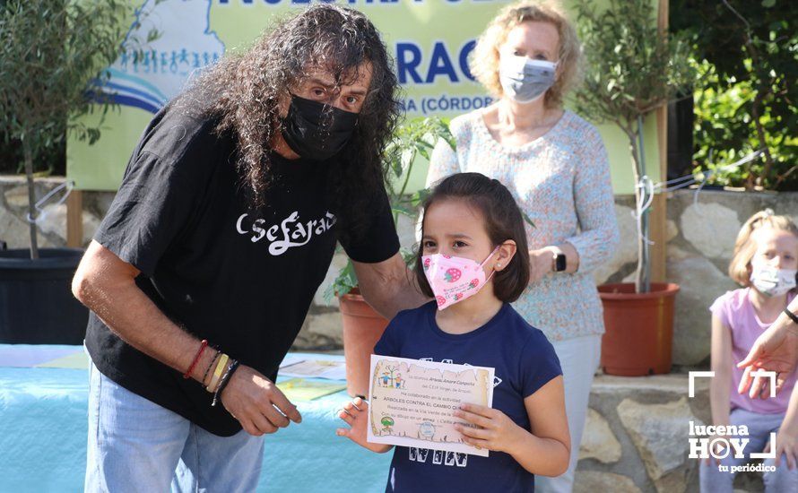 GALERÍA: "Al arbolito, desde chiquito": Los alumnos del Virgen de Araceli reciben de Mejorana diplomas por sus dibujos para la Vía Verde