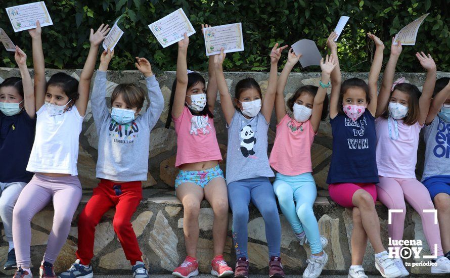 GALERÍA: "Al arbolito, desde chiquito": Los alumnos del Virgen de Araceli reciben de Mejorana diplomas por sus dibujos para la Vía Verde