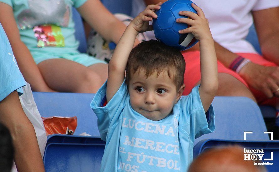 GALERÍA: El Ciudad de Lucena se queda otra vez con la cara amarga del fútbol tras caer en el último segundo ante el Ceuta (1-2). Las fotos de la grada, el partido y la desilusión