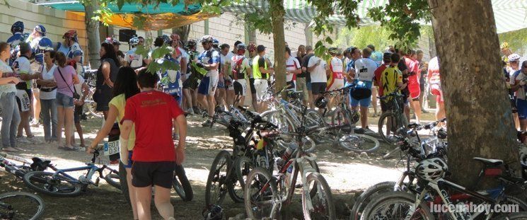  400 participantes en la marcha cicloturista "x Ellas" (fotos) 