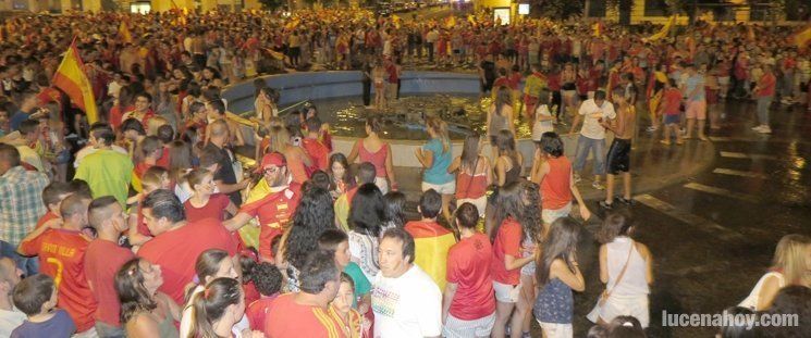  Lucena fue una fiesta para celebrar la victoria de España (foto/vídeo) 