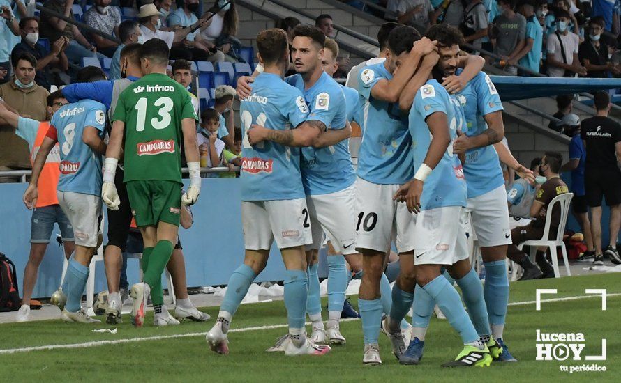 GALERÍA: El Ciudad de Lucena se queda otra vez con la cara amarga del fútbol tras caer en el último segundo ante el Ceuta (1-2). Las fotos de la grada, el partido y la desilusión