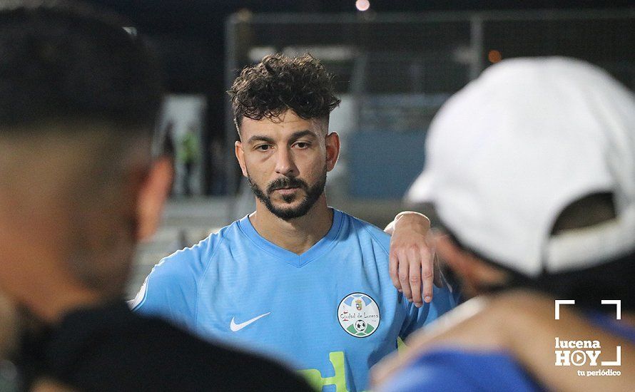 GALERÍA: El Ciudad de Lucena se queda otra vez con la cara amarga del fútbol tras caer en el último segundo ante el Ceuta (1-2). Las fotos de la grada, el partido y la desilusión GALERÍA: El Ciudad de Lucena se queda otra vez con la cara amarga del fútbol tras caer en el último segundo ante el Ceuta (1-2). Las fotos de la grada, el partido y la desilusión