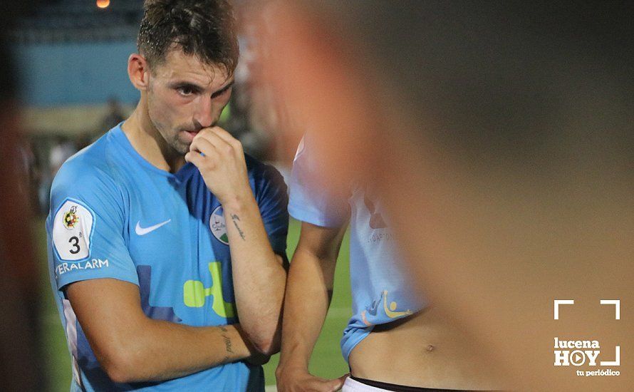 GALERÍA: El Ciudad de Lucena se queda otra vez con la cara amarga del fútbol tras caer en el último segundo ante el Ceuta (1-2). Las fotos de la grada, el partido y la desilusión GALERÍA: El Ciudad de Lucena se queda otra vez con la cara amarga del fútbol tras caer en el último segundo ante el Ceuta (1-2). Las fotos de la grada, el partido y la desilusión