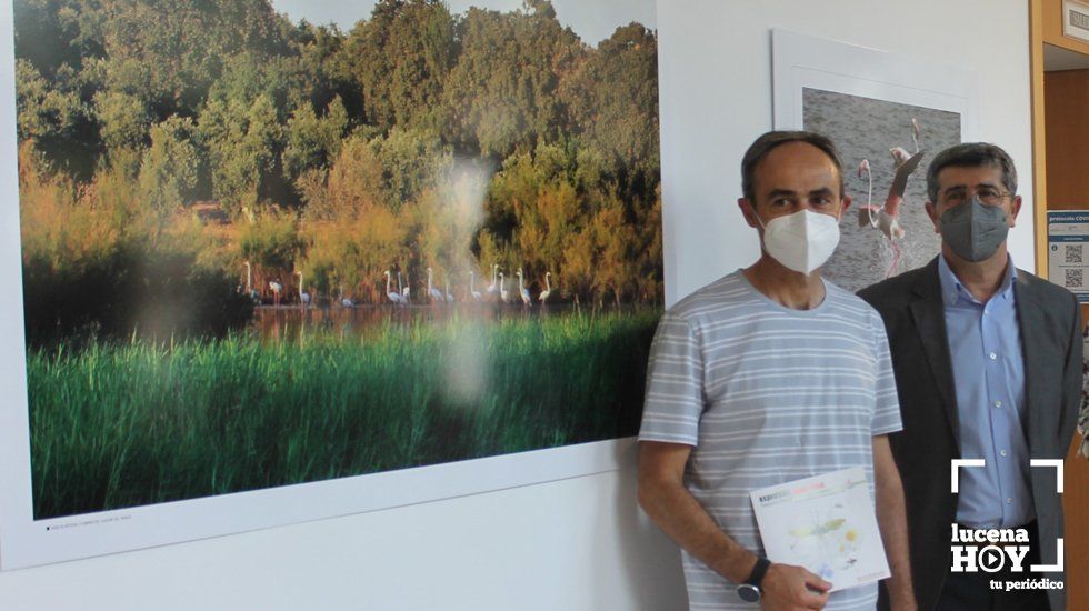  Francisco Rodríguez y Fernando Ginés junto a una de las obras de la muestraexposicion 