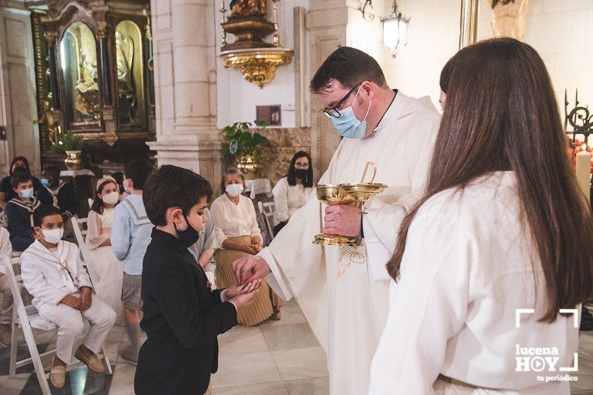 GALERÍA: Lucena celebra por segundo año un Corpus diferente, sin procesión en las calles, pero con niños de Primera Comunión en el templo de San Mateo