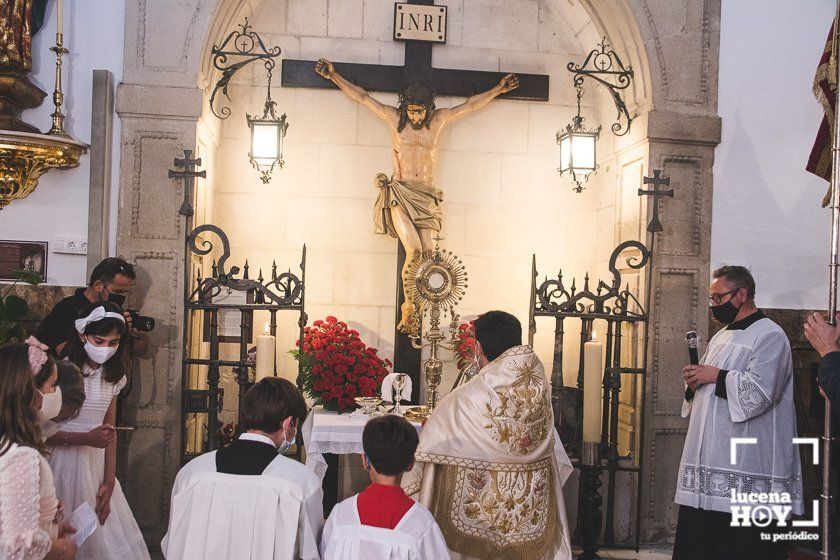 GALERÍA: Lucena celebra por segundo año un Corpus diferente, sin procesión en las calles, pero con niños de Primera Comunión en el templo de San Mateo