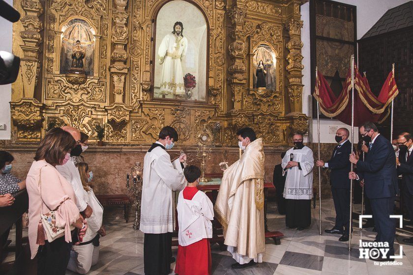 GALERÍA: Lucena celebra por segundo año un Corpus diferente, sin procesión en las calles, pero con niños de Primera Comunión en el templo de San Mateo